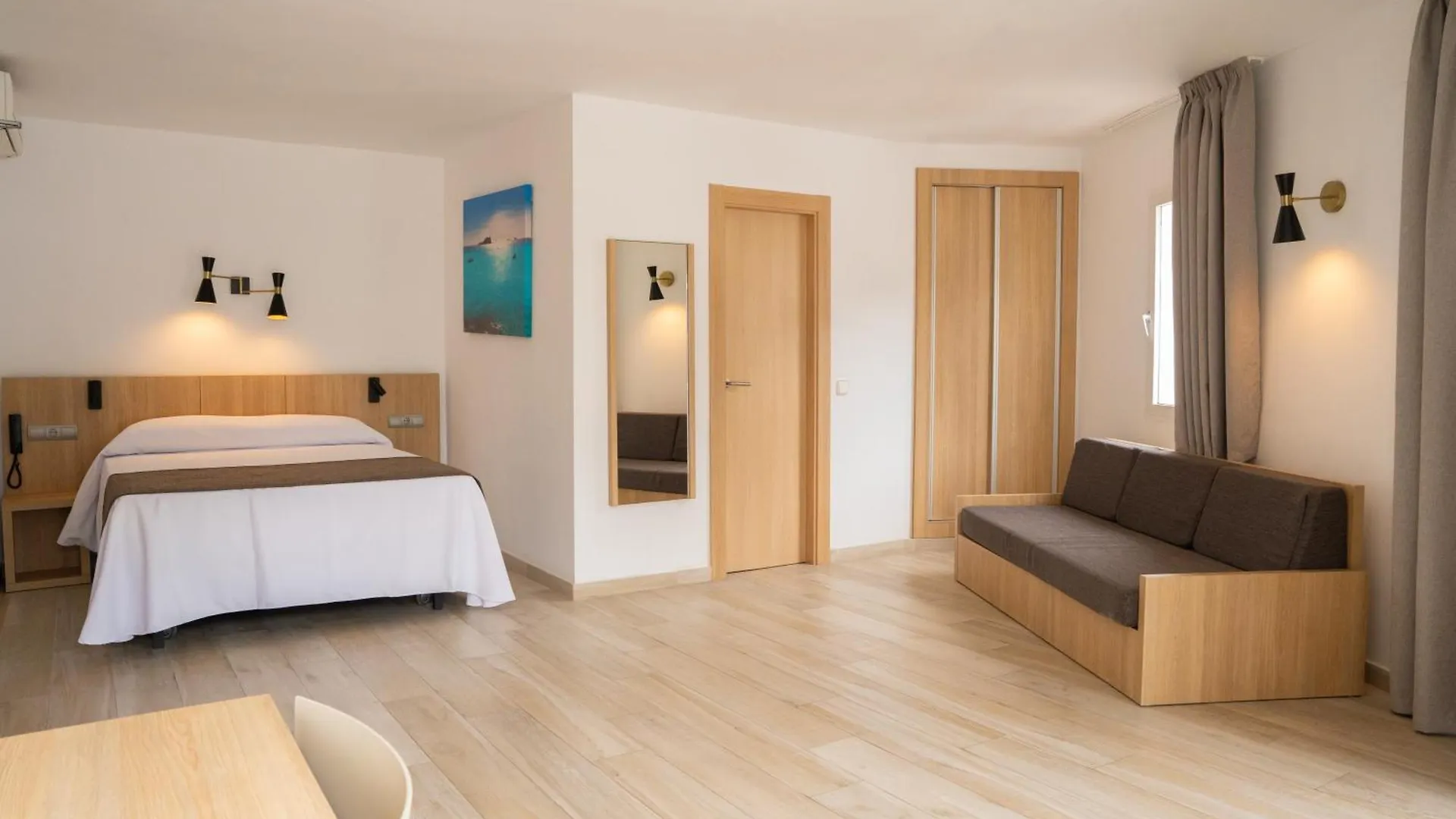 Sunside Ibiza Studios - Only Adults- Formerly Known As Central Park San Antonio  0*, San Antonio (Ibiza)