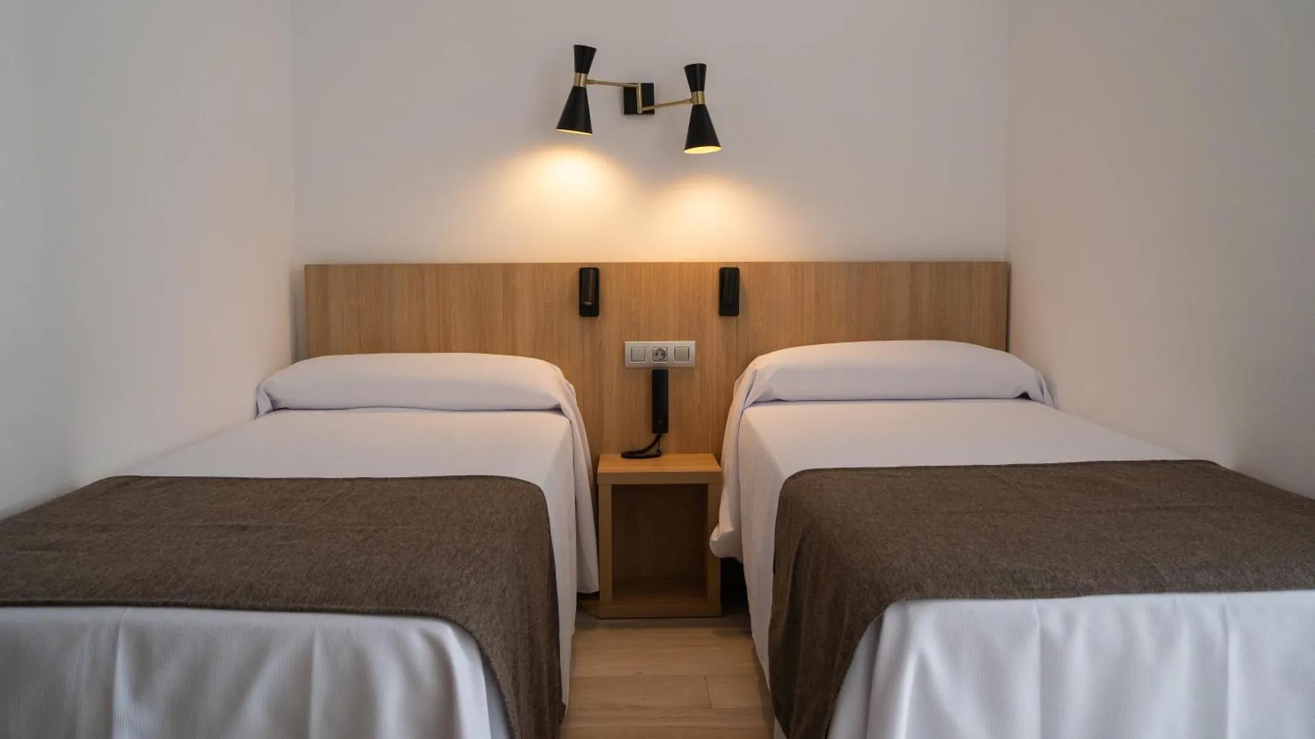 Sunside Ibiza Studios - Only Adults- Formerly Known As Central Park San Antonio